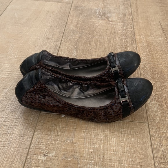 Tahari ballet flats - Picture 2 of 3